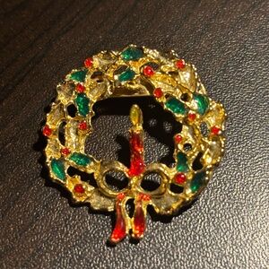Vintage Elegant Gold and Green Wreath Brooch